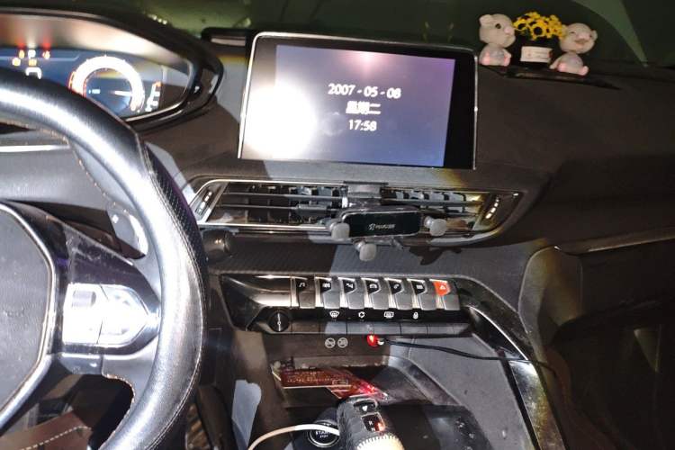 Used Peugeot 5008 2017 380THP 7-Seater Elite Edition Audio And AC Panel