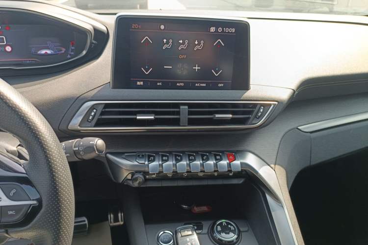 Used Peugeot 5008 2017 380THP 7-Seater Luxury GT Edition Audio And AC Panel