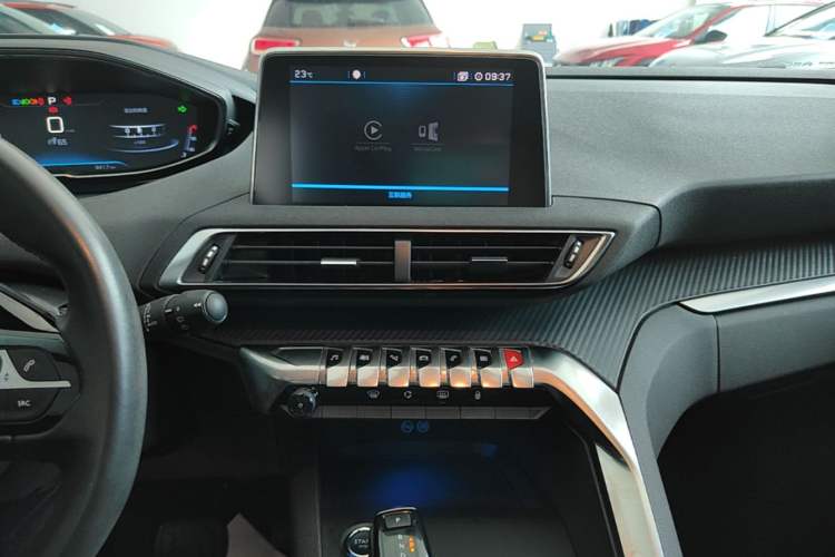 Used Peugeot 5008 2017 350THP 7-Seater Elite Edition Audio And AC Panel