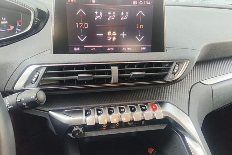 Used Peugeot 5008 2017 350THP 7-Seater Elite Edition Audio And AC Panel