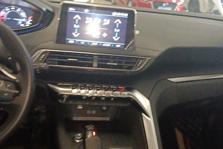 Used Peugeot 5008 2017 350THP 5-Seat Elite Edition Audio And AC Panel