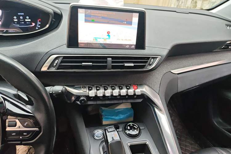 Used Peugeot 5008 2017 380THP 7-Seater Luxury Edition Audio And AC Panel