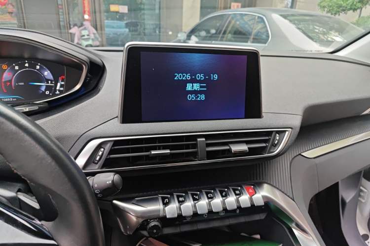 Used Peugeot 5008 2017 380THP 7-Seater Elite Edition Audio And AC Panel