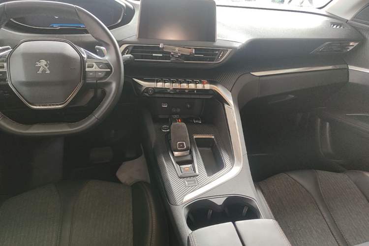 Used Peugeot 5008 2017 380THP 5-Seater Elite Edition Audio And AC Panel