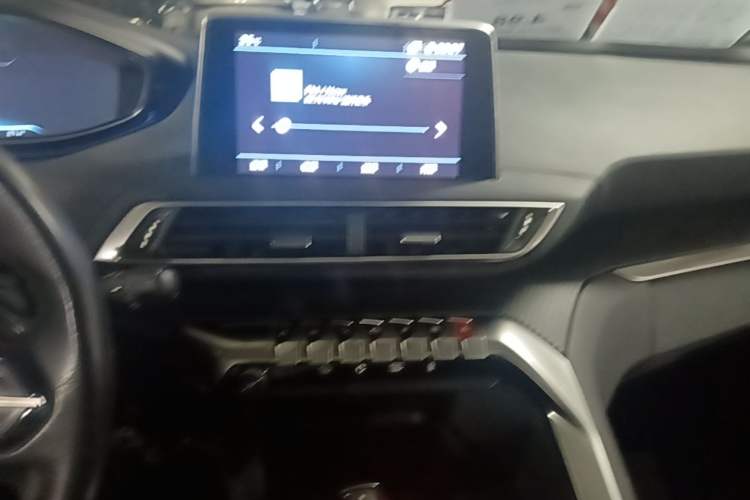 Used Peugeot 5008 2017 350THP 7-Seater Elite Edition Audio And AC Panel