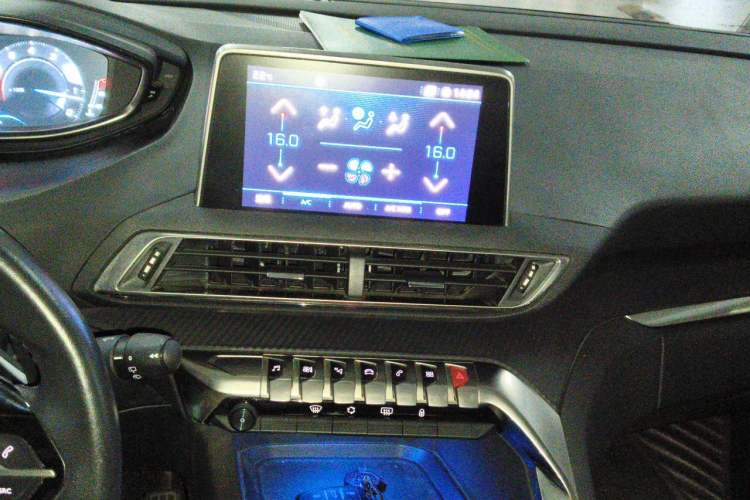 Used Peugeot 5008 2017 350THP 5-Seat Elite Edition Audio And AC Panel