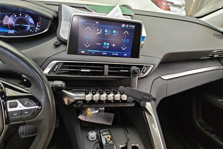 Used Peugeot 5008 2017 380THP 7-Seater Boundary-Free Edition Audio And AC Panel