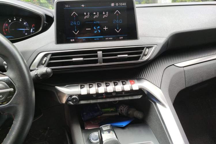 Used Peugeot 5008 2017 350THP 7-Seater Elite Edition Audio And AC Panel