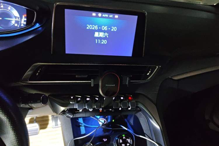 Used Peugeot 5008 2017 380THP 7-Seater Luxury GT Edition Audio And AC Panel