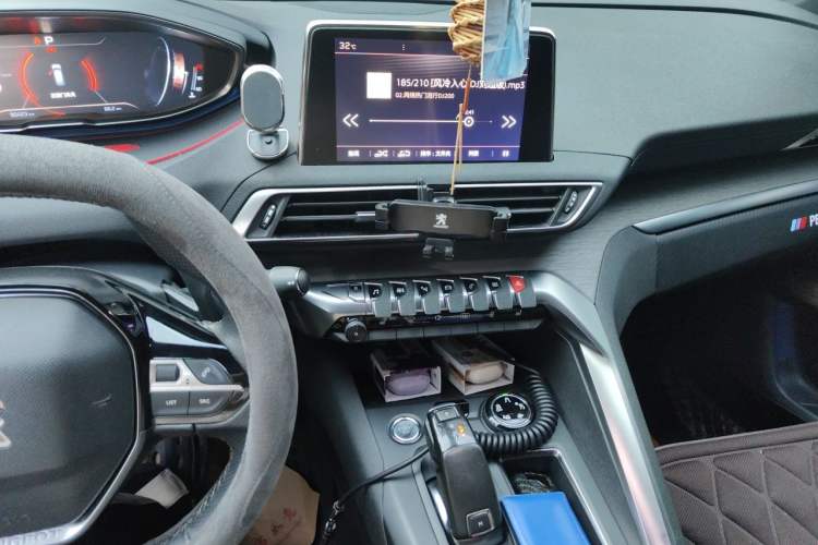 Used Peugeot 5008 2017 380THP 7-Seater Luxury GT Edition Audio And AC Panel