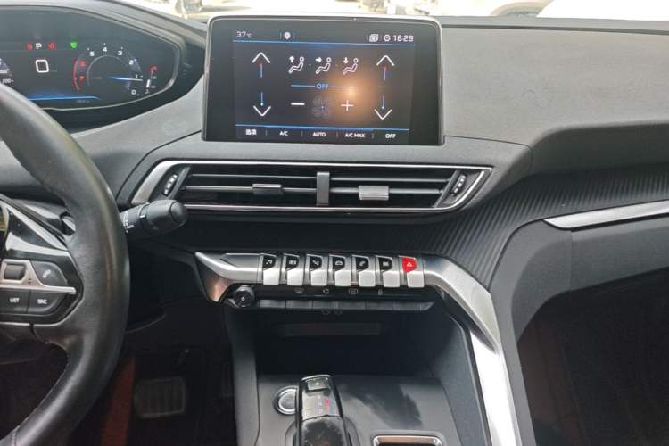 Used Peugeot 5008 2017 380THP 7-Seater Elite Edition Audio And AC Panel