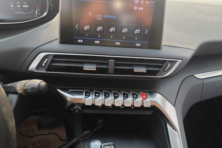 Used Peugeot 5008 2017 350THP 7-Seater Elite Edition Audio And AC Panel