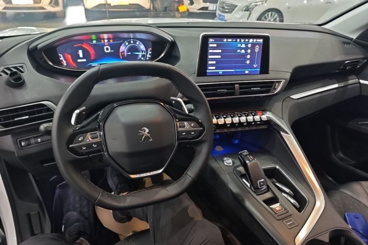 Used Peugeot 5008 2017 380THP 7-Seater Elite Edition Center Console