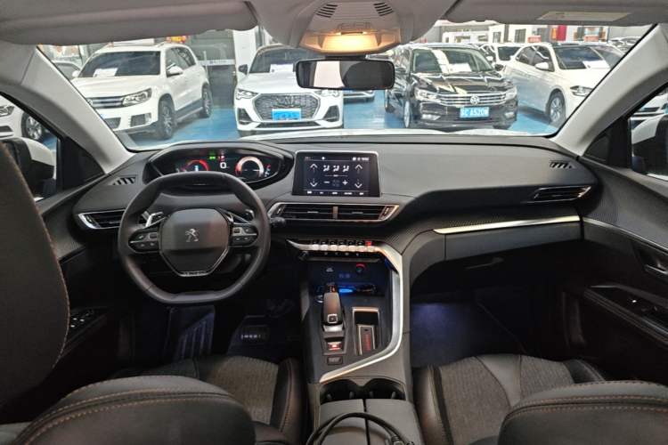 Used Peugeot 5008 2017 380THP 7-Seater Elite Edition Center Console