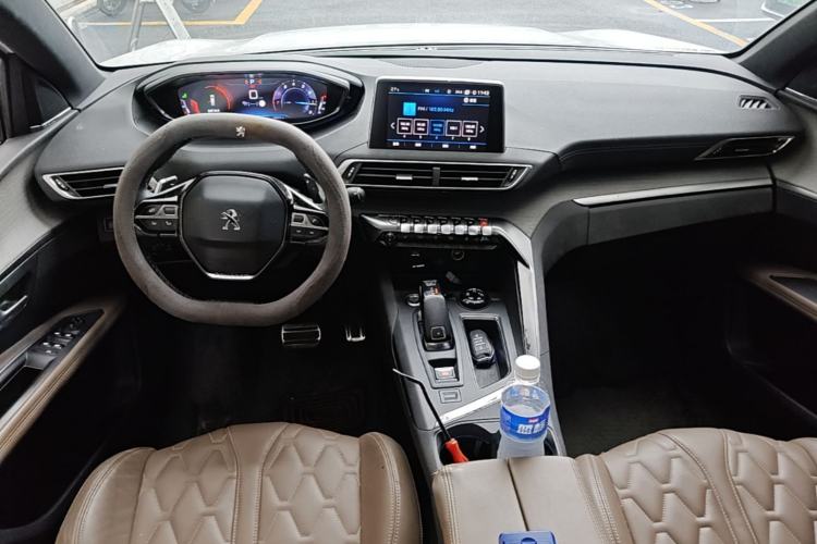 Used Peugeot 5008 2017 380THP 7-Seater Luxury GT Edition Center Console