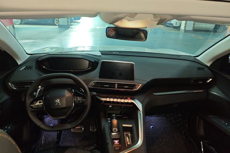 Used Peugeot 5008 2017 350THP 7-Seater Elite Edition Center Console