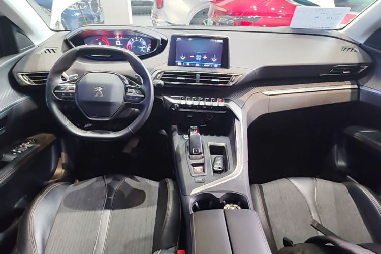 Used Peugeot 5008 2017 380THP 7-Seater Elite Edition Center Console