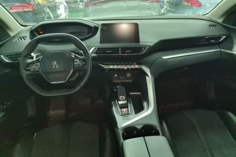 Used Peugeot 5008 2017 380THP 5-Seater Elite Edition Center Console