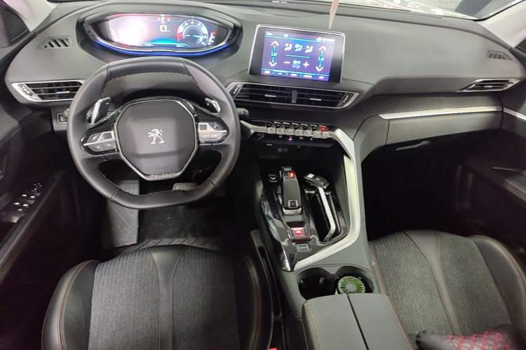 Used Peugeot 5008 2017 350THP 7-Seater Elite Edition Center Console