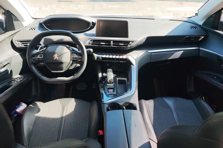 Used Peugeot 5008 2017 380THP 7-Seater Elite Edition Center Console