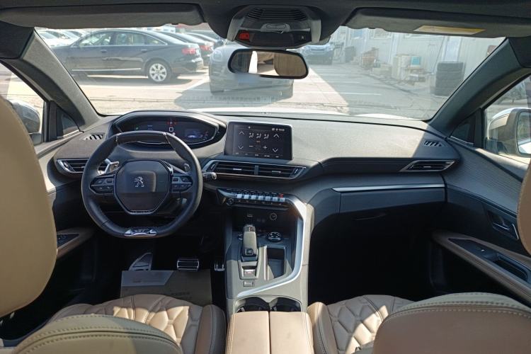 Used Peugeot 5008 2017 380THP 7-Seater Luxury GT Edition Center Console