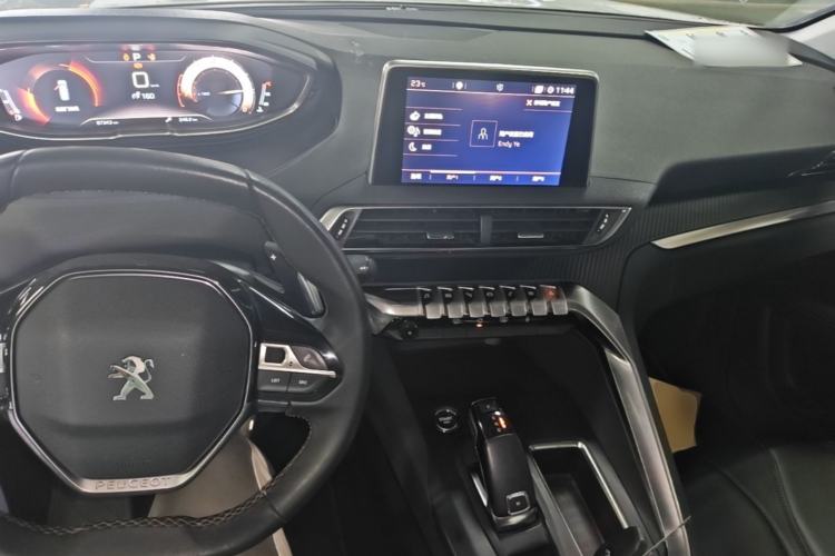 Used Peugeot 5008 2017 350THP 7-Seater Elite Edition Center Console