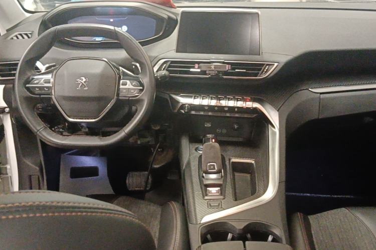 Used Peugeot 5008 2017 380THP 5-Seater Elite Edition Center Console