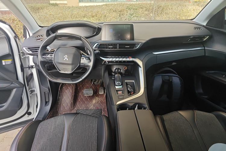 Used Peugeot 5008 2017 380THP 7-Seater Elite Edition Center Console