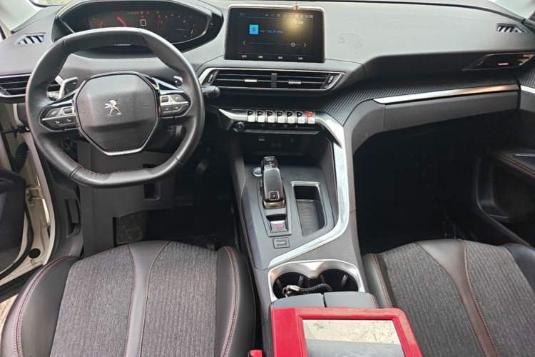 Used Peugeot 5008 2017 380THP 5-Seater Elite Edition Center Console