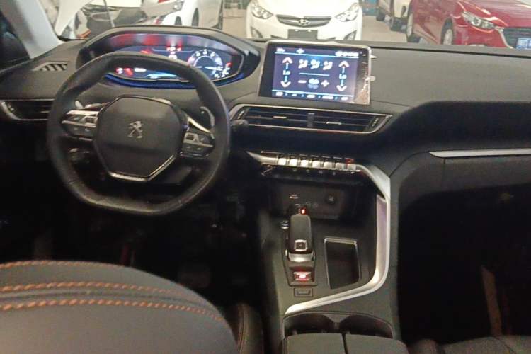 Used Peugeot 5008 2017 350THP 5-Seat Elite Edition Center Console