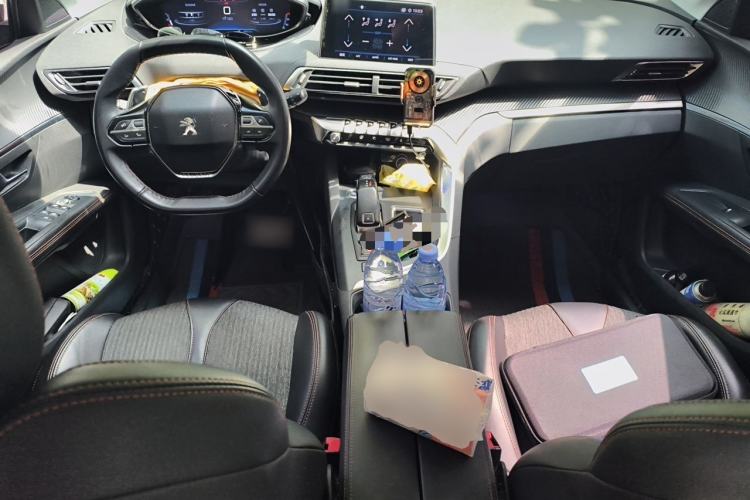 Used Peugeot 5008 2017 350THP 7-Seater Elite Edition Center Console