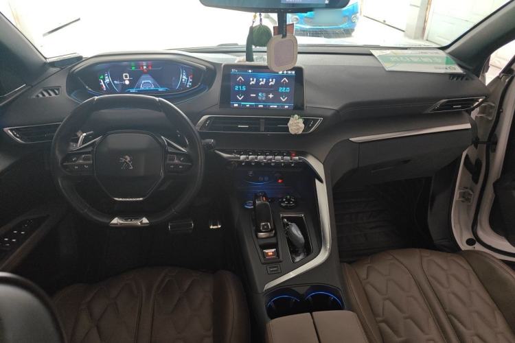 Used Peugeot 5008 2017 380THP 7-Seater Luxury GT Edition Center Console