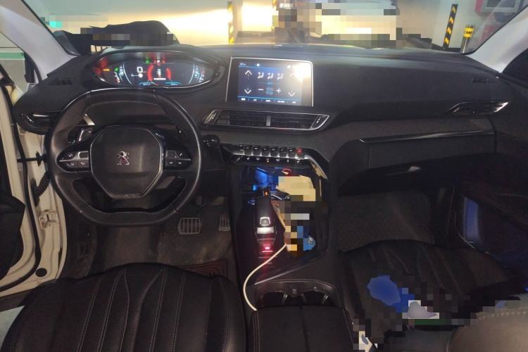 Used Peugeot 5008 2017 380THP 7-Seater Luxury Edition Center Console