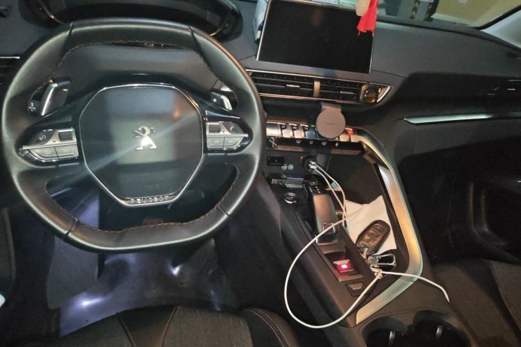 Used Peugeot 5008 2017 380THP 7-Seater Elite Edition Center Console