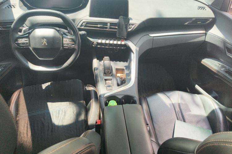 Used Peugeot 5008 2017 350THP 7-Seater Elite Edition Center Console
