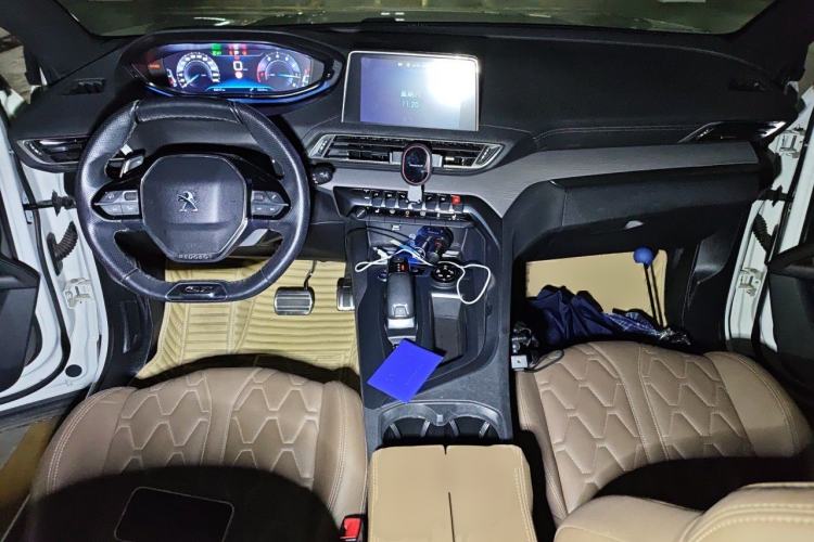Used Peugeot 5008 2017 380THP 7-Seater Luxury GT Edition Center Console
