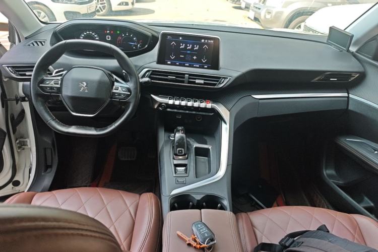 Used Peugeot 5008 2017 380THP 7-Seater Elite Edition Center Console