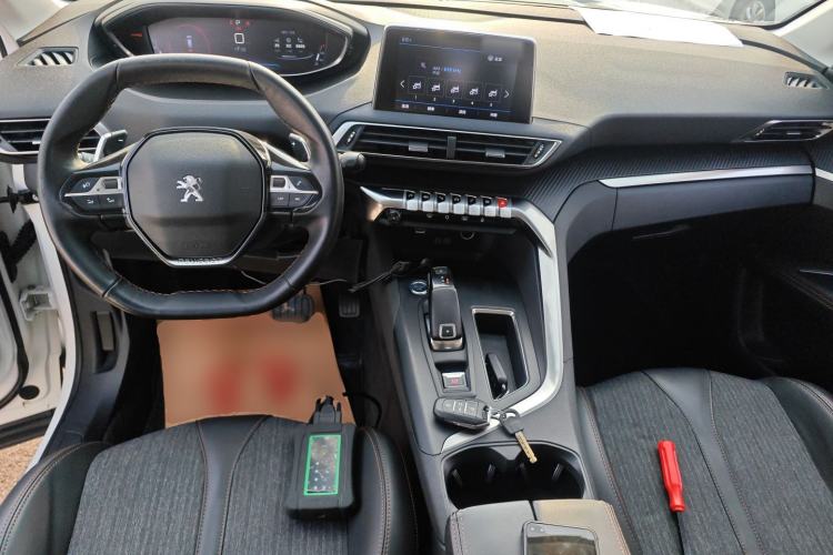 Used Peugeot 5008 2017 350THP 7-Seater Elite Edition Center Console