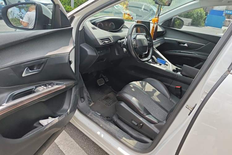 Used Peugeot 5008 2017 380THP 7-Seater Elite Edition Driver Seat