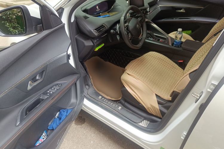 Used Peugeot 5008 2017 380THP 7-Seater Elite Edition Driver Seat
