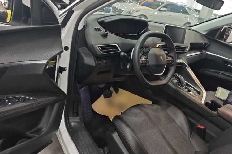 Used Peugeot 5008 2017 380THP 7-Seater Elite Edition Driver Seat