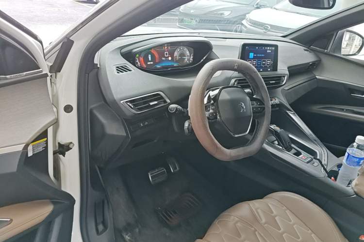Used Peugeot 5008 2017 380THP 7-Seater Luxury GT Edition Driver Seat