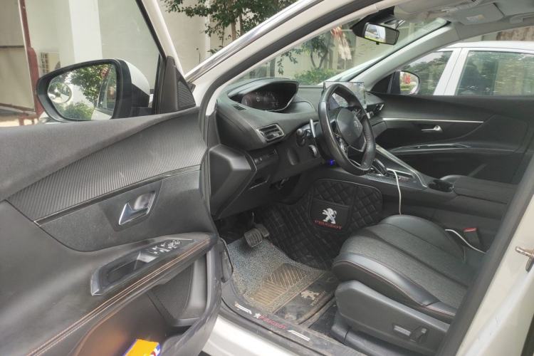 Used Peugeot 5008 2017 350THP 7-Seater Elite Edition Driver Seat