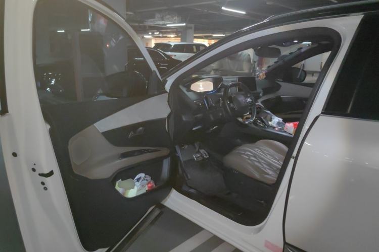 Used Peugeot 5008 2017 380THP 7-Seater Luxury GT Edition Driver Seat