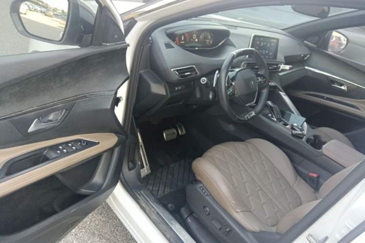 Used Peugeot 5008 2017 380THP 7-Seater Luxury GT Edition Driver Seat