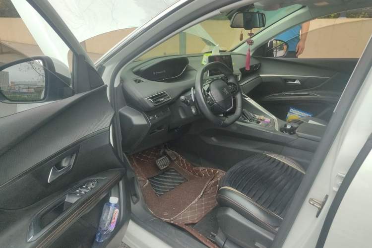 Used Peugeot 5008 2017 380THP 7-Seater Elite Edition Driver Seat
