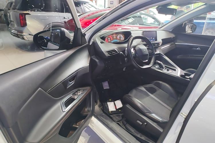 Used Peugeot 5008 2017 380THP 7-Seater Elite Edition Driver Seat