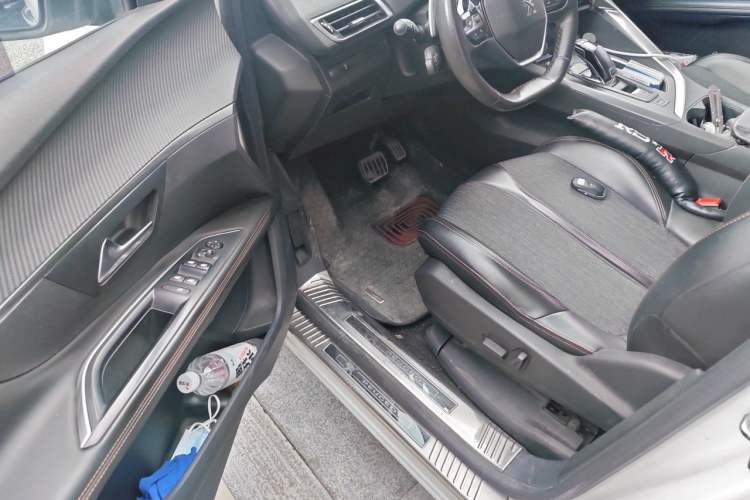 Used Peugeot 5008 2017 350THP 7-Seater Elite Edition Driver Seat