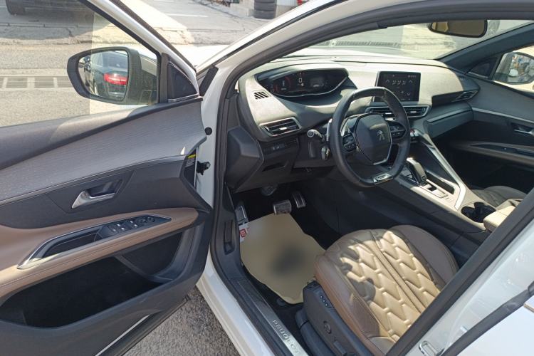 Used Peugeot 5008 2017 380THP 7-Seater Luxury GT Edition Driver Seat