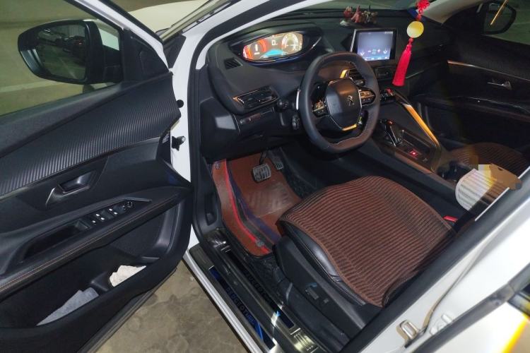 Used Peugeot 5008 2017 350THP 7-Seater Elite Edition Driver Seat